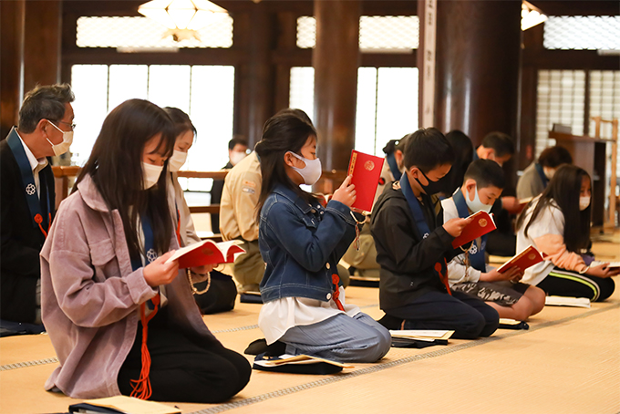 勤行中
